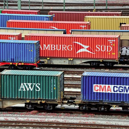 Container Services auf dem Eurasischen Korridor zwischen China und Europa für Blockzüge und öffentliche Züge 